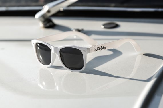 #OhSoRetro White Plastic Sunglasses - Image 12