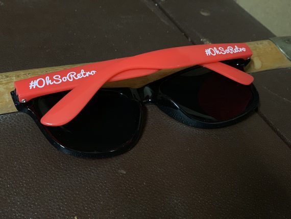 #OhSoRetro Red & Black Two Tone Plastic Sunglasses - Image 4